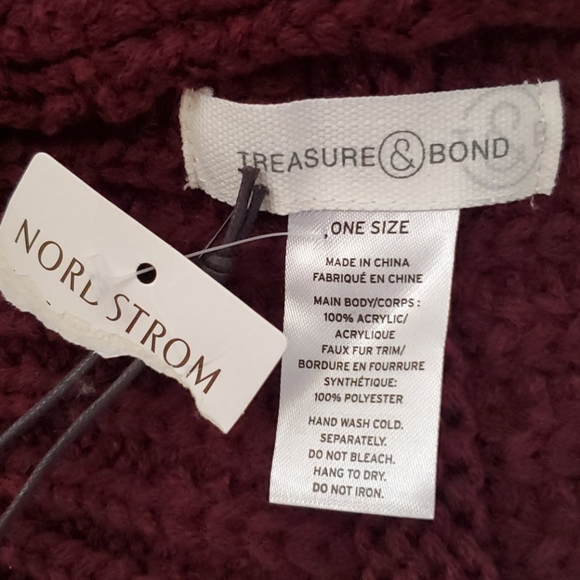 NWT Treasure & Bond Maroon Chunky Knit Pom Beanie - Picture 4 of 9